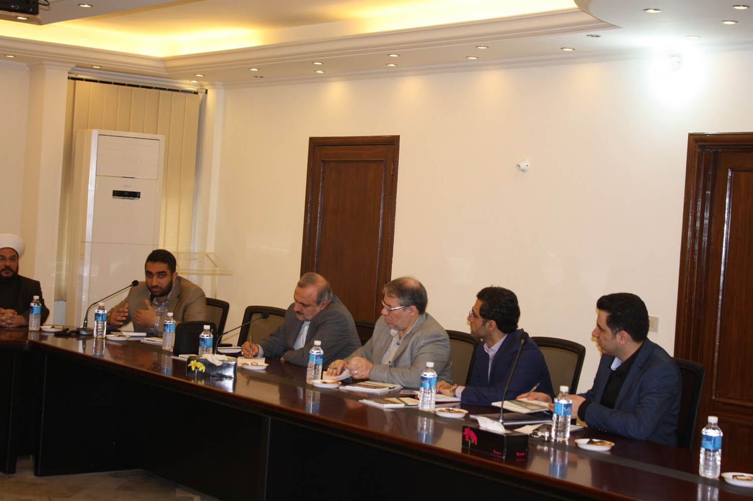 وفد صحفي إيراني يزور مركز تجمع العلماء المسلمين